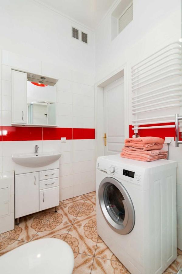 Три Кімнати Вулиця Грушевського 9 Центр Міста Львів Appartement Buitenkant foto