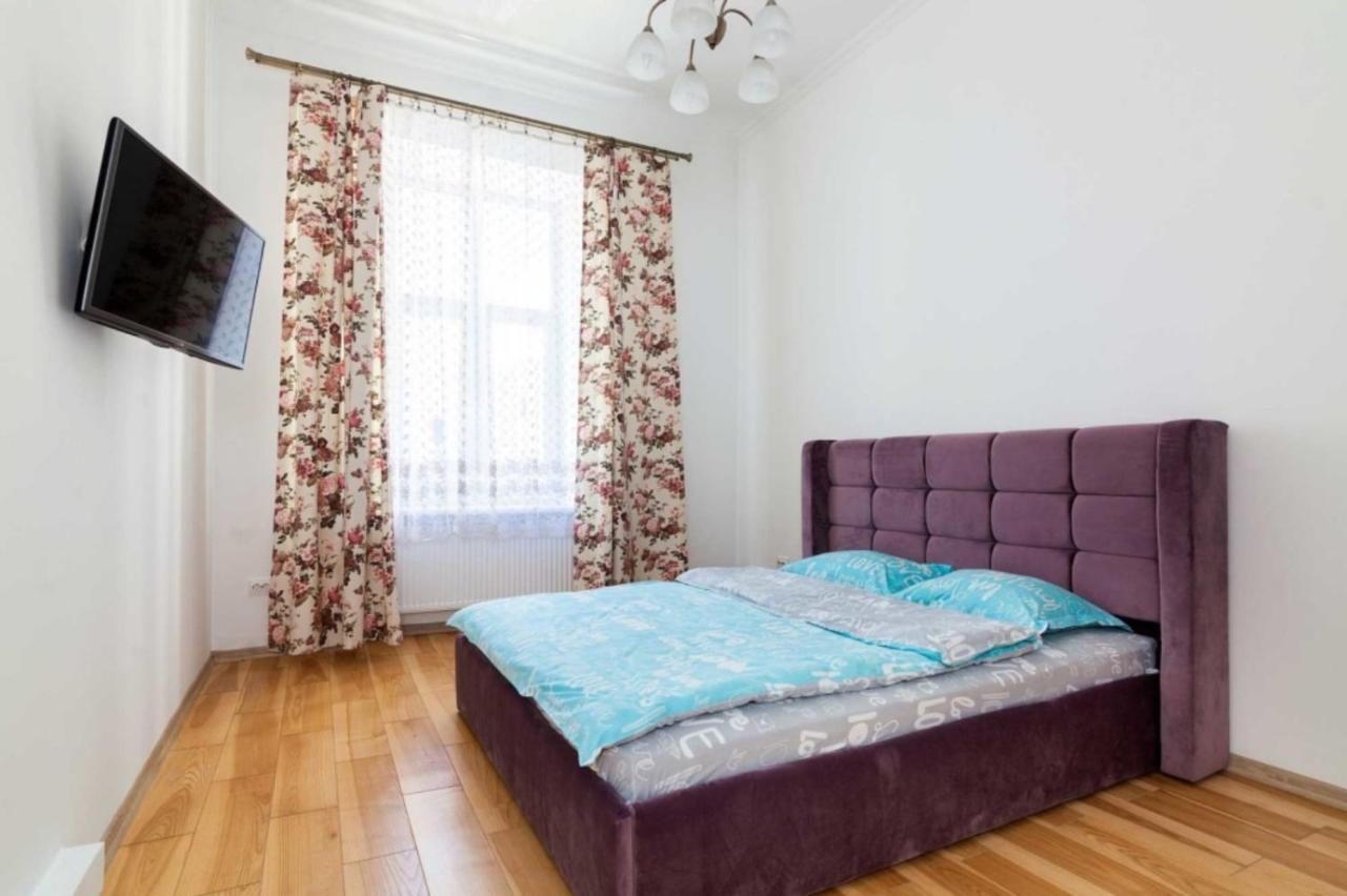 Три Кімнати Вулиця Грушевського 9 Центр Міста Львів Appartement Buitenkant foto