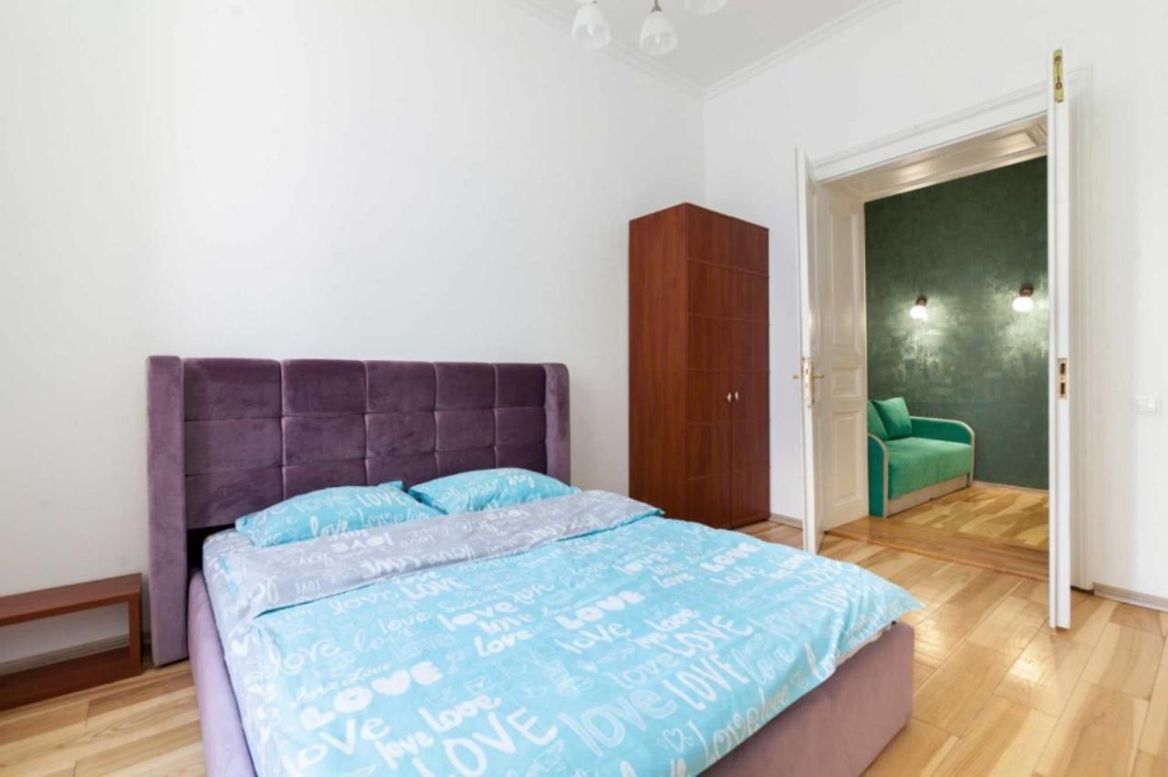 Три Кімнати Вулиця Грушевського 9 Центр Міста Львів Appartement Buitenkant foto